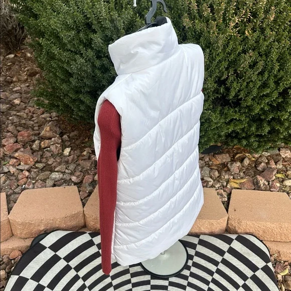 Free Country white-thick Puffer Vest with pockets-size Small-brand new/neverUsed - Picture 6 of 17